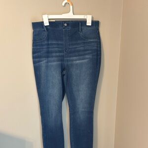 Time and Tru Blue Jeggings with Stretch and Faded Design